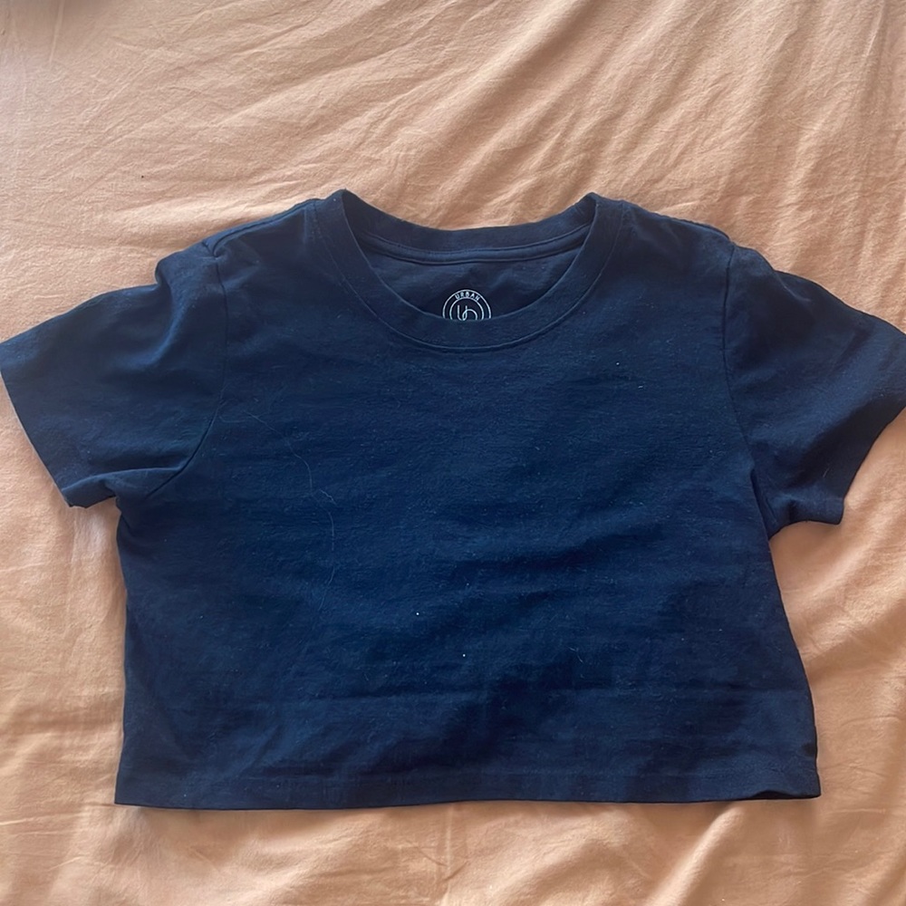UO urban outfitters crop black tee
